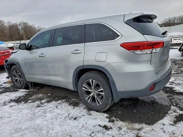5TDBZRFH8HS376454 2017 TOYOTA HIGHLANDER - Image 2