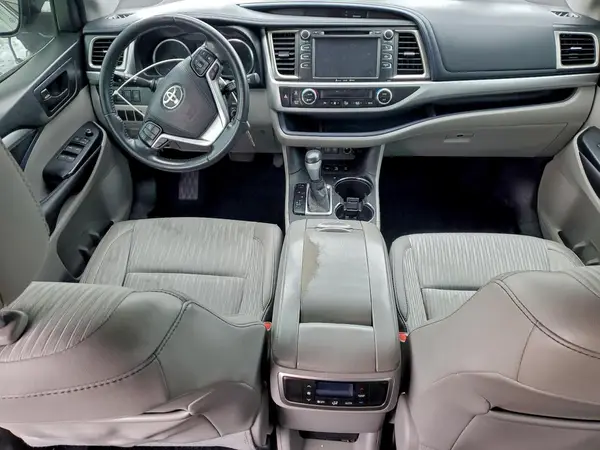 5TDBZRFH8HS376454 2017 TOYOTA HIGHLANDER - Image 8
