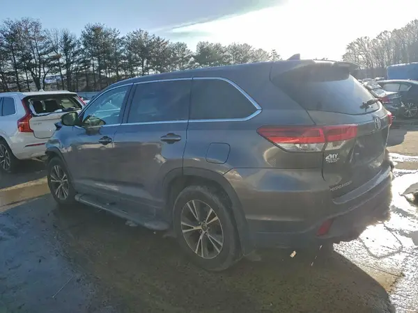 5TDBZRFH8HS377619 2017 TOYOTA HIGHLANDER - Image 2