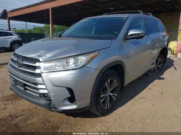 5TDBZRFH8HS379516 2017 TOYOTA HIGHLANDER - Image 2