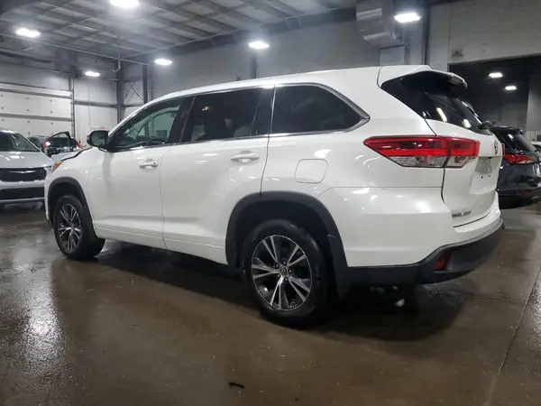 5TDBZRFH8HS386661 2017 TOYOTA HIGHLANDER - Image 2