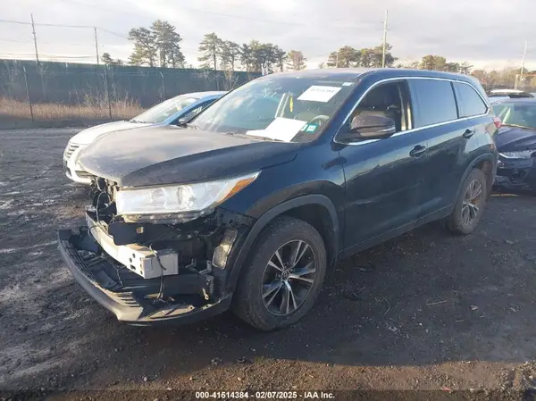 5TDBZRFH8HS398258 2017 TOYOTA HIGHLANDER - Image 2