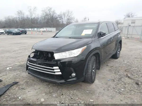 5TDBZRFH8HS401191 2017 TOYOTA HIGHLANDER - Image 2