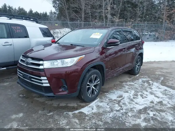 5TDBZRFH8HS406052 2017 TOYOTA HIGHLANDER - Image 2