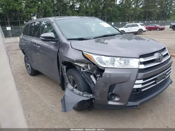 5TDBZRFH8HS429346 2017 TOYOTA HIGHLANDER - Image 1