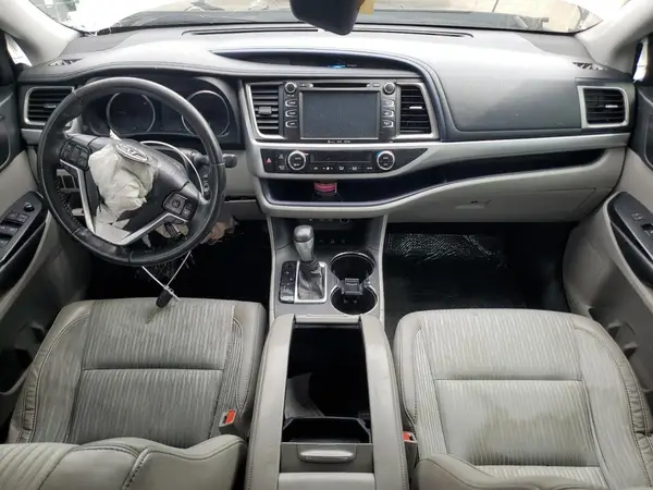 5TDBZRFH8HS430285 2017 TOYOTA HIGHLANDER - Image 8