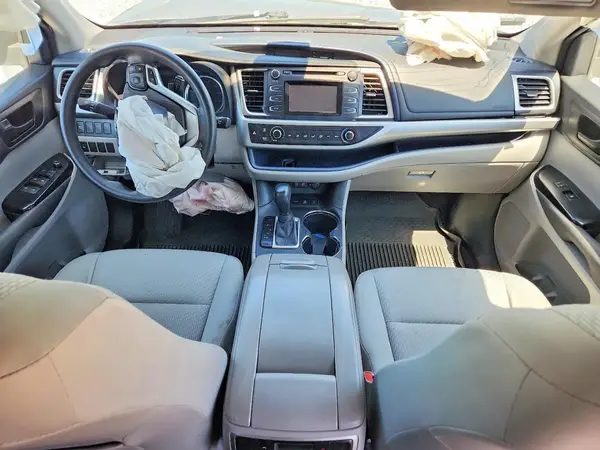 5TDBZRFH8HS431016 2017 TOYOTA HIGHLANDER - Image 8
