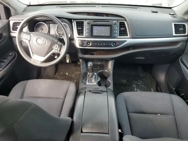 5TDBZRFH8HS455140 2017 TOYOTA HIGHLANDER - Image 8