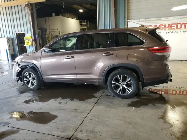 5TDBZRFH8HS456787 2017 TOYOTA HIGHLANDER - Image 2