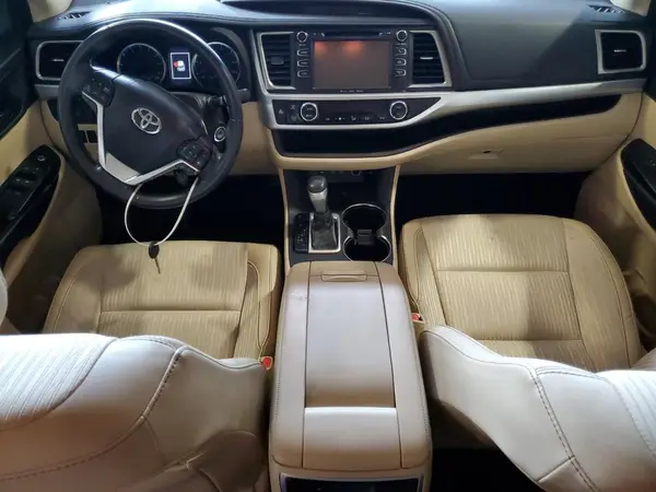 5TDBZRFH8HS456787 2017 TOYOTA HIGHLANDER - Image 8