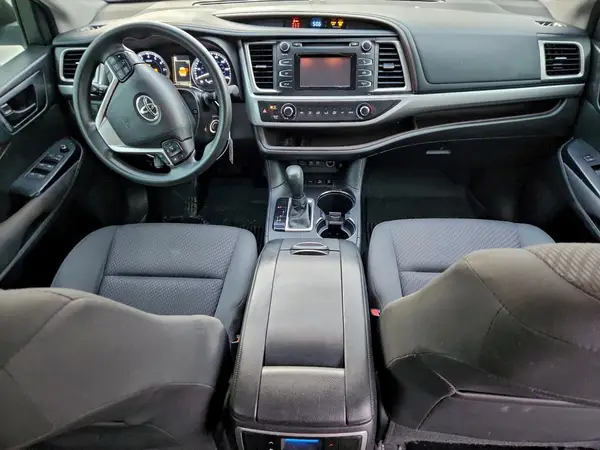 5TDBZRFH8HS462864 2017 TOYOTA HIGHLANDER - Image 8