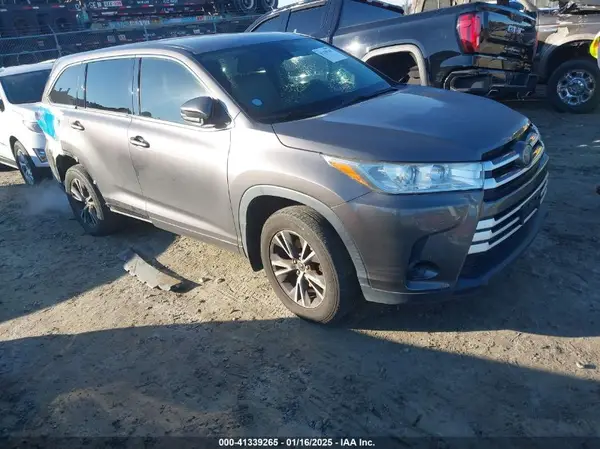 5TDBZRFH8HS472360 2017 TOYOTA HIGHLANDER - Image 1