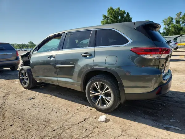 5TDBZRFH8HS477994 2017 TOYOTA HIGHLANDER - Image 2