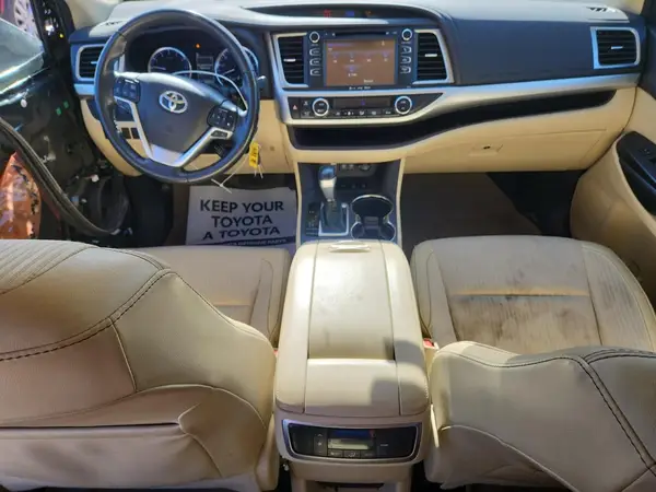 5TDBZRFH8HS477994 2017 TOYOTA HIGHLANDER - Image 8