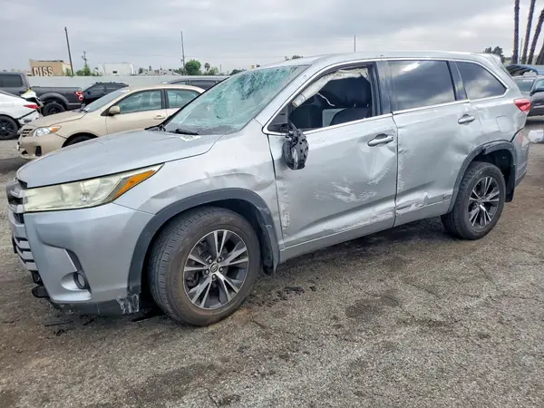5TDBZRFH8JS807414 2018 TOYOTA HIGHLANDER - Image 1