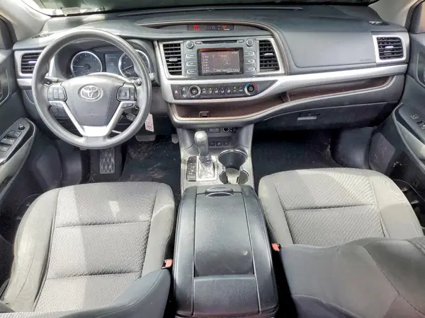 5TDBZRFH8JS817683 2018 TOYOTA HIGHLANDER - Image 8
