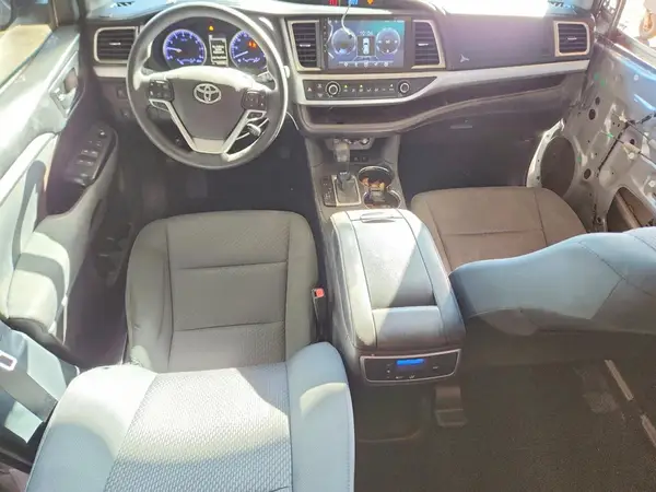 5TDBZRFH8JS838436 2018 TOYOTA HIGHLANDER - Image 8