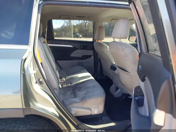 5TDBZRFH8JS845838 2018 TOYOTA HIGHLANDER - Image 8