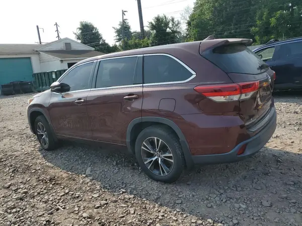 5TDBZRFH8JS845869 2018 TOYOTA HIGHLANDER - Image 2