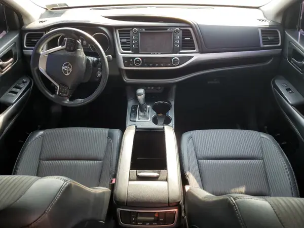 5TDBZRFH8JS845869 2018 TOYOTA HIGHLANDER - Image 8
