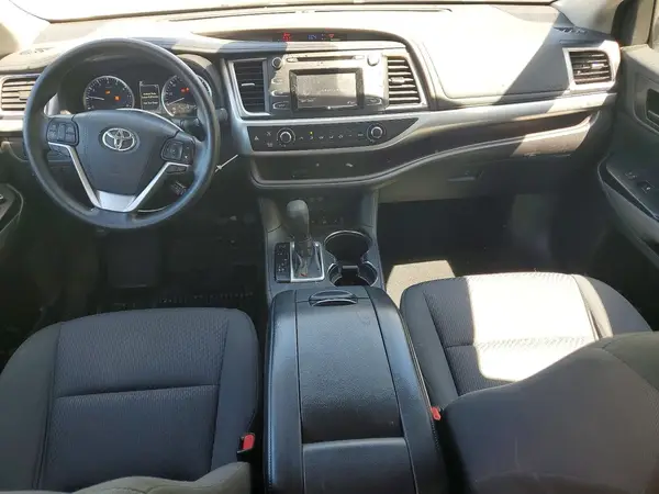 5TDBZRFH8JS850330 2018 TOYOTA HIGHLANDER - Image 8