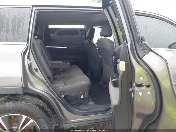 5TDBZRFH8JS861389 2018 TOYOTA HIGHLANDER - Image 8