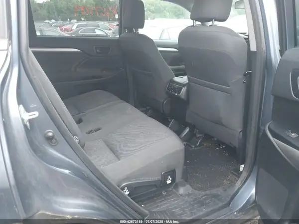 5TDBZRFH8JS875311 2018 TOYOTA HIGHLANDER - Image 8
