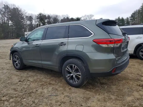 5TDBZRFH8JS883876 2018 TOYOTA HIGHLANDER - Image 2