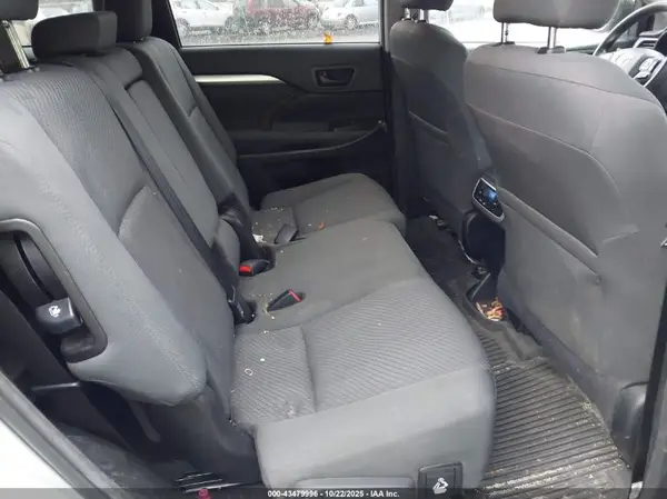 5TDBZRFH8JS886924 2018 TOYOTA HIGHLANDER - Image 8