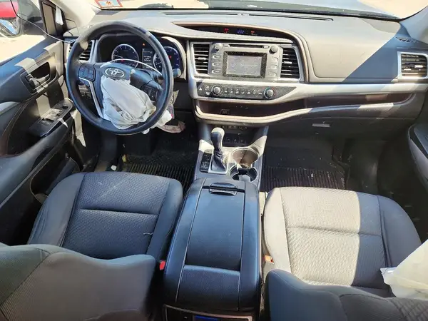 5TDBZRFH8JS887751 2018 TOYOTA HIGHLANDER - Image 8