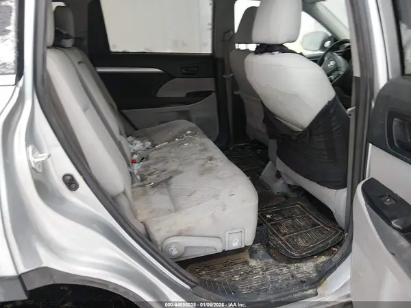 5TDBZRFH8JS892982 2018 TOYOTA HIGHLANDER - Image 8