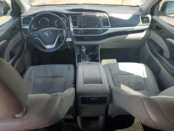 5TDBZRFH8JS900398 2018 TOYOTA HIGHLANDER - Image 8