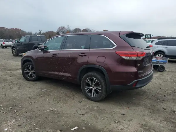 5TDBZRFH8JS904211 2018 TOYOTA HIGHLANDER - Image 2