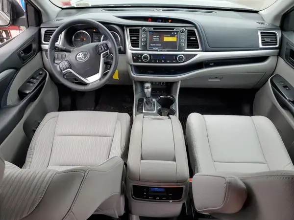 5TDBZRFH8JS905083 2018 TOYOTA HIGHLANDER - Image 8
