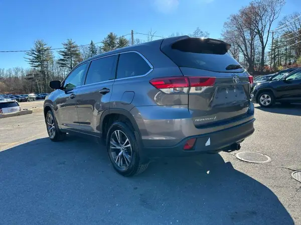 5TDBZRFH8JS908713 2018 TOYOTA HIGHLANDER - Image 2