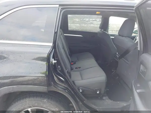 5TDBZRFH8JS911224 2018 TOYOTA HIGHLANDER - Image 8