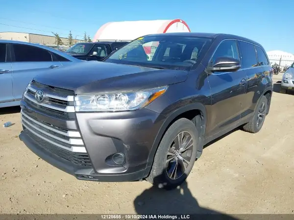 5TDBZRFH8KS732571 2019 TOYOTA HIGHLANDER - Image 2