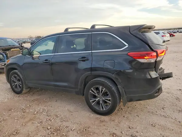 5TDBZRFH8KS736359 2019 TOYOTA HIGHLANDER - Image 2