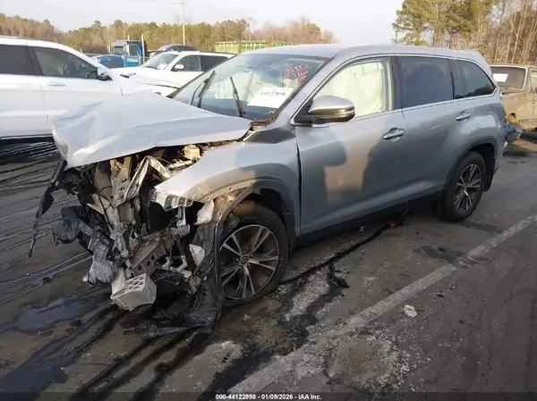 5TDBZRFH8KS736541 2019 TOYOTA HIGHLANDER - Image 2