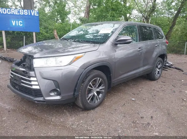 5TDBZRFH8KS921107 2019 TOYOTA HIGHLANDER - Image 2