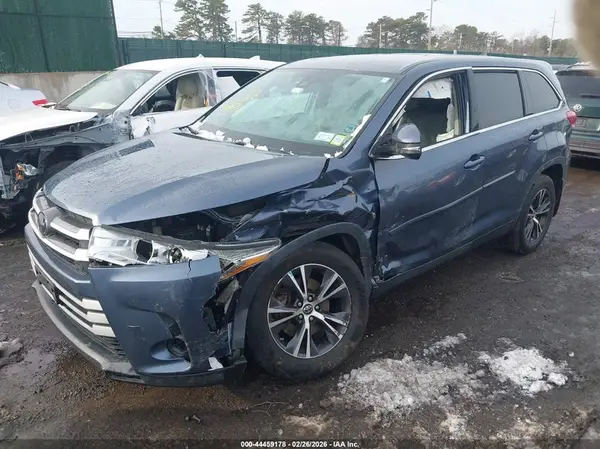 5TDBZRFH8KS949893 2019 TOYOTA HIGHLANDER - Image 2