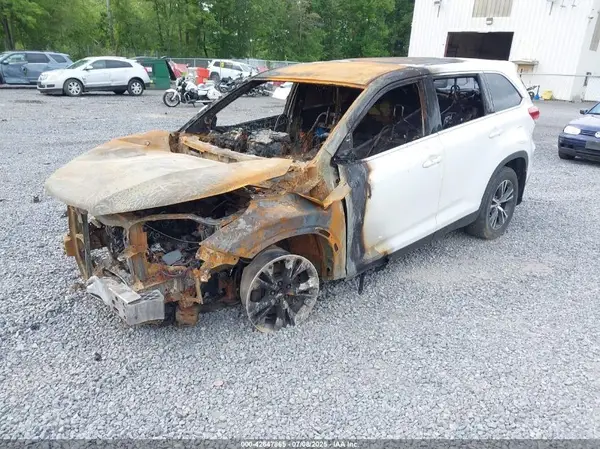 5TDBZRFH8KS955063 2019 TOYOTA HIGHLANDER - Image 2