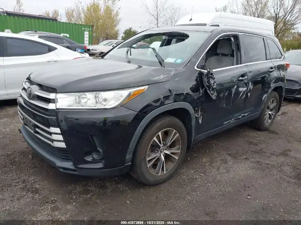 5TDBZRFH8KS978908 2019 TOYOTA HIGHLANDER - Image 2