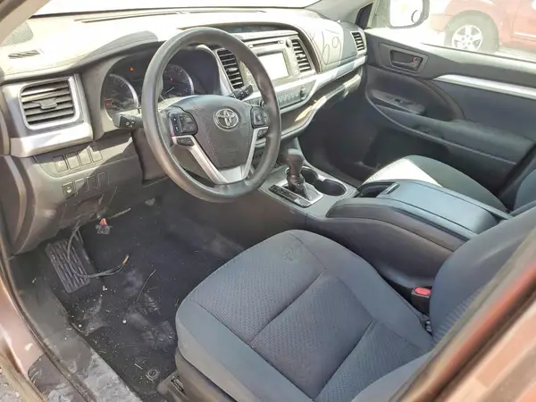 5TDBZRFH8KS982070 2019 TOYOTA HIGHLANDER - Image 8