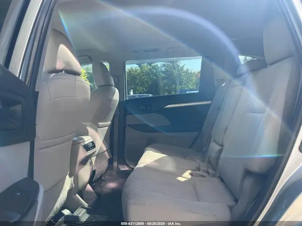 5TDBZRFH8KS991934 2019 TOYOTA HIGHLANDER - Image 8
