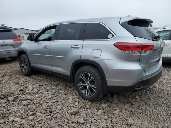 5TDBZRFH8KS993523 2019 TOYOTA HIGHLANDER - Image 2