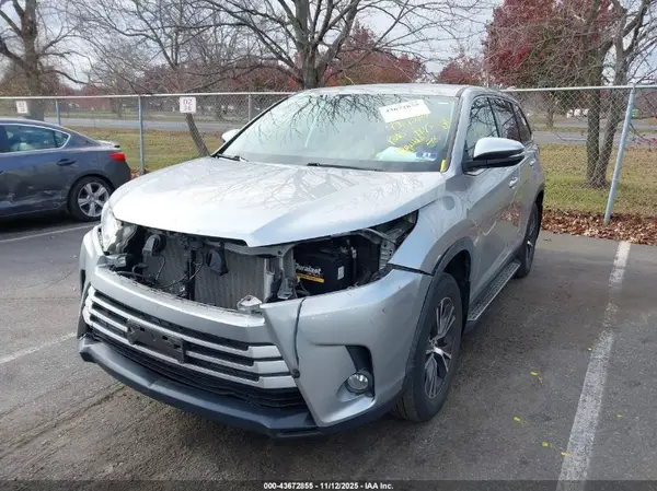 5TDBZRFH8KS999564 2019 TOYOTA HIGHLANDER - Image 2