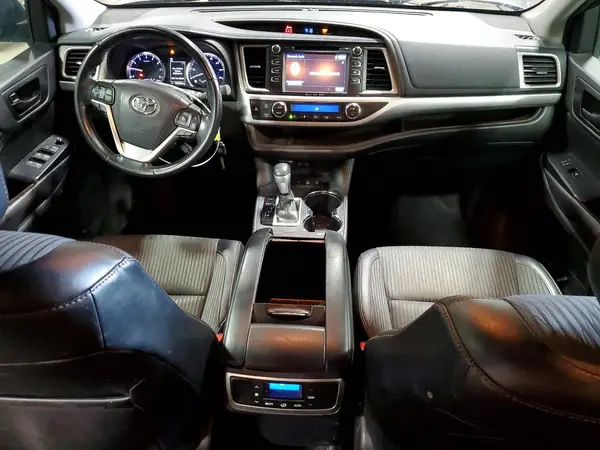 5TDBZRFH9HS359971 2017 TOYOTA HIGHLANDER - Image 8