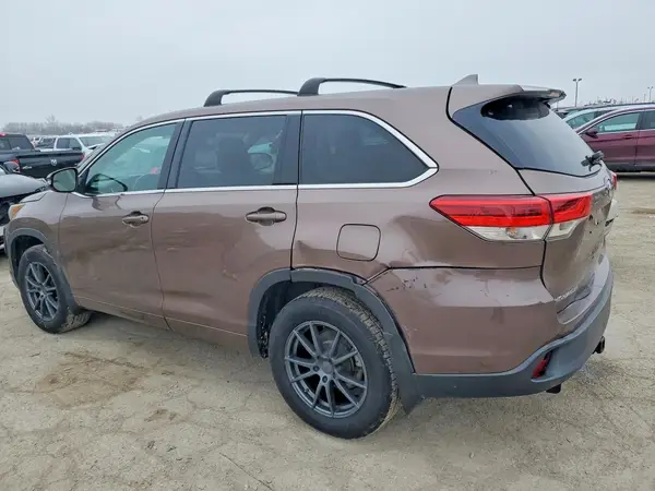 5TDBZRFH9HS363342 2017 TOYOTA HIGHLANDER - Image 2