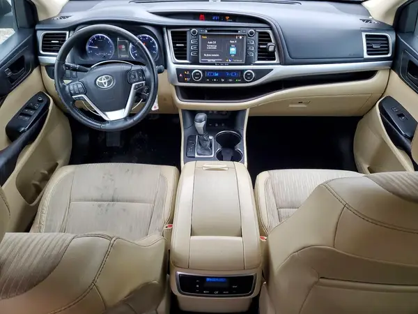 5TDBZRFH9HS363342 2017 TOYOTA HIGHLANDER - Image 8